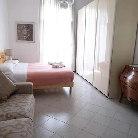 Interno 7 *
